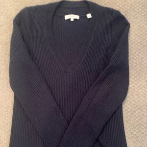 Vince 100% cashmere Navy Small v-neck Sweater